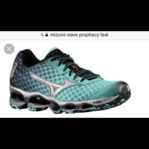 Mizuno Wave Prophecy size 7.5